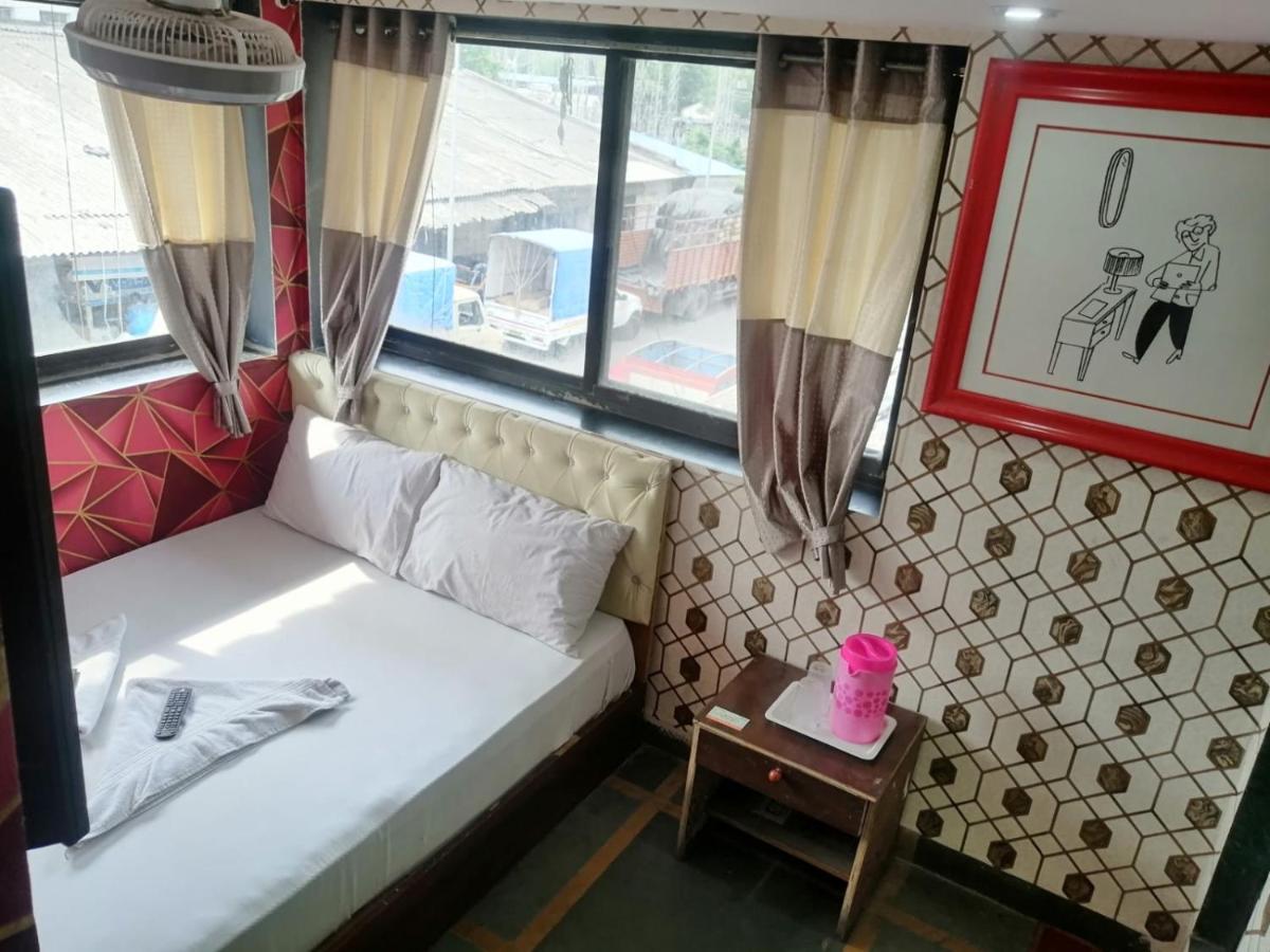 Hotel Kaina Residency Vashi Bagian luar foto
